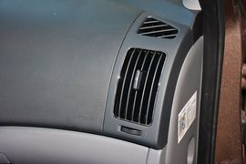 2015款现代悦动1.6L自动舒适型