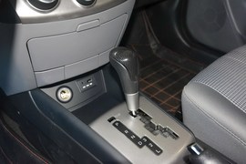2015款现代悦动1.6L自动舒适型