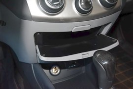 2015款现代悦动1.6L自动舒适型