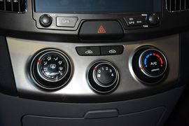 2015款现代悦动1.6L自动舒适型