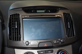 2015款现代悦动1.6L自动舒适型