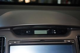 2015款现代悦动1.6L自动舒适型