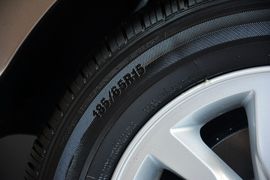 2015款现代悦动1.6L自动舒适型