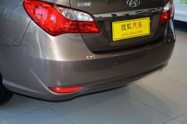 2015款现代悦动1.6L自动舒适型