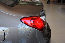 2015款现代悦动1.6L自动舒适型