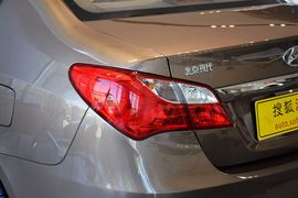 2015款现代悦动1.6L自动舒适型