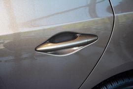 2015款现代悦动1.6L自动舒适型