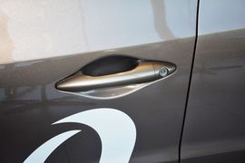 2015款现代悦动1.6L自动舒适型