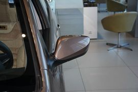 2015款现代悦动1.6L自动舒适型