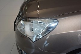 2015款现代悦动1.6L自动舒适型