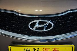 2015款现代悦动1.6L自动舒适型