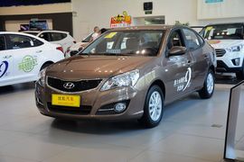 2015款现代悦动1.6L自动舒适型