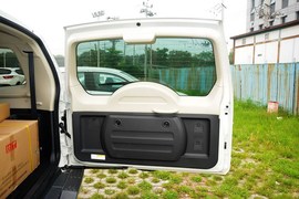 2016款三菱帕杰罗3.0L自动尊贵版