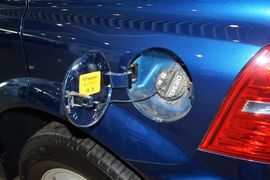 2014款双龙爱腾2.0T四驱自动豪华柴油版