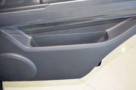 2014款双龙爱腾2.0T四驱自动豪华柴油版