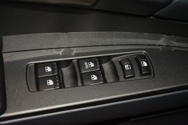 2014款双龙爱腾2.0T四驱自动豪华柴油版