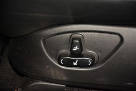 2014款双龙爱腾2.0T四驱自动豪华柴油版