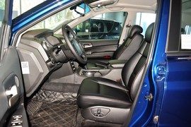 2014款双龙爱腾2.0T四驱自动豪华柴油版