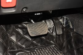 2014款双龙爱腾2.0T四驱自动豪华柴油版