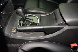 2014款双龙爱腾2.0T四驱自动豪华柴油版