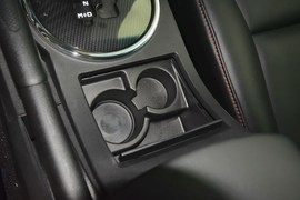 2014款双龙爱腾2.0T四驱自动豪华柴油版