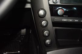 2014款双龙爱腾2.0T四驱自动豪华柴油版