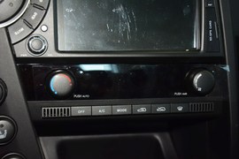 2014款双龙爱腾2.0T四驱自动豪华柴油版