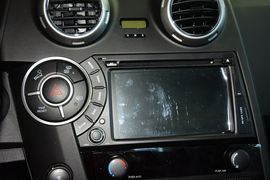 2014款双龙爱腾2.0T四驱自动豪华柴油版