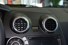 2014款双龙爱腾2.0T四驱自动豪华柴油版