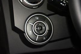 2014款双龙爱腾2.0T四驱自动豪华柴油版