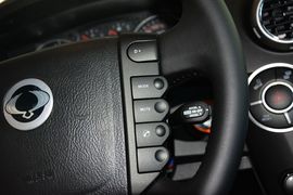 2014款双龙爱腾2.0T四驱自动豪华柴油版