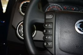 2014款双龙爱腾2.0T四驱自动豪华柴油版