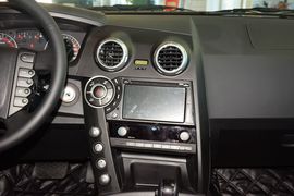 2014款双龙爱腾2.0T四驱自动豪华柴油版