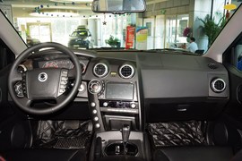 2014款双龙爱腾2.0T四驱自动豪华柴油版