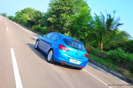 2010款别克英朗1.6T试驾