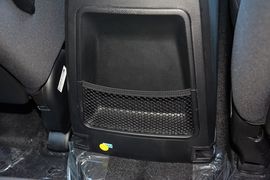 2014款双龙爱腾2.0T两驱手动进取柴油版