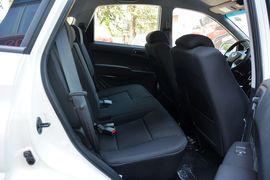 2014款双龙爱腾2.0T两驱手动进取柴油版