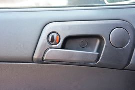 2014款双龙爱腾2.0T两驱手动进取柴油版