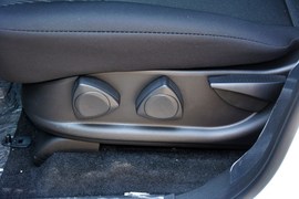 2014款双龙爱腾2.0T两驱手动进取柴油版