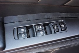 2014款双龙爱腾2.0T两驱手动进取柴油版