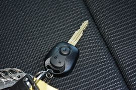 2014款双龙爱腾2.0T两驱手动进取柴油版