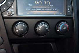 2014款双龙爱腾2.0T两驱手动进取柴油版