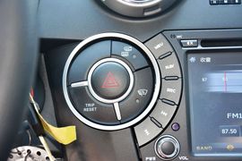 2014款双龙爱腾2.0T两驱手动进取柴油版