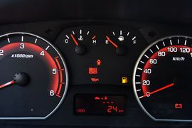 2014款双龙爱腾2.0T两驱手动进取柴油版