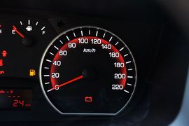 2014款双龙爱腾2.0T两驱手动进取柴油版