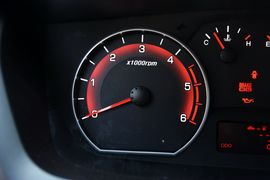 2014款双龙爱腾2.0T两驱手动进取柴油版