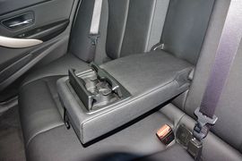 2015款宝马320i进取型