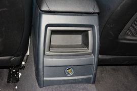 2015款宝马320i进取型