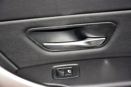 2015款宝马320i进取型
