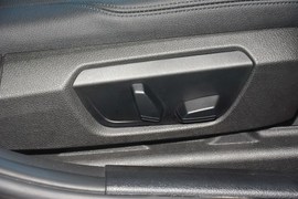 2015款宝马320i进取型